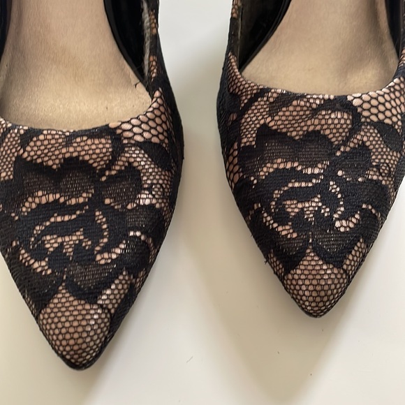 Nine West ‘Lace’ Heels - Picture 4 of 4